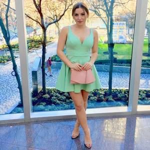 Meet your Posher, Emma